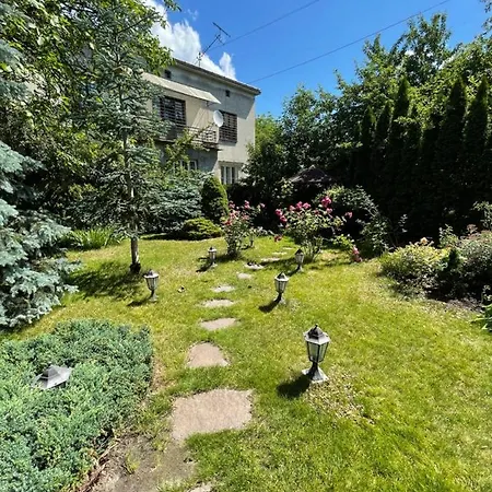 Stunning Private House In Green Central District Apartment *